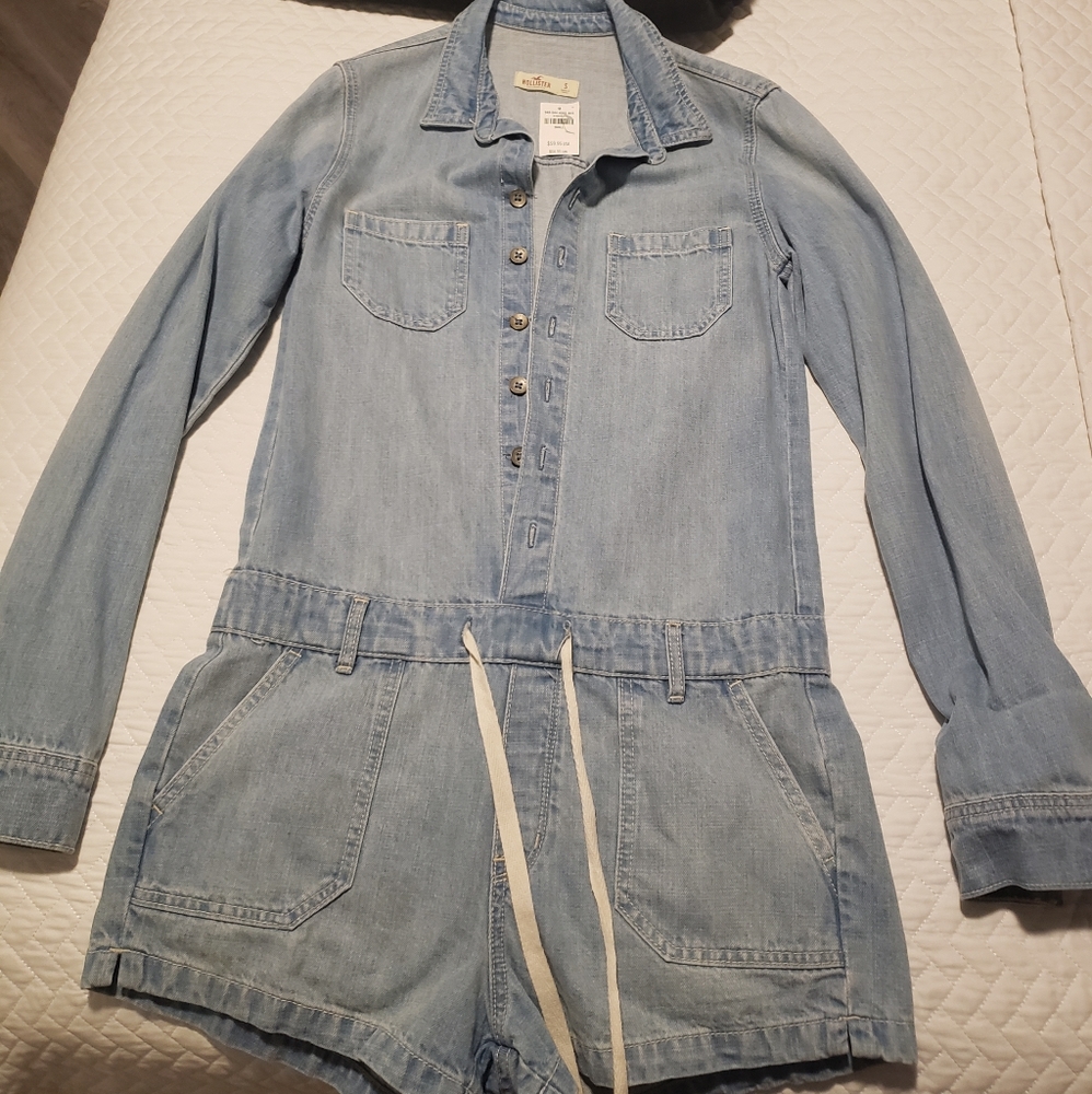Hollister Jean shorts romper
